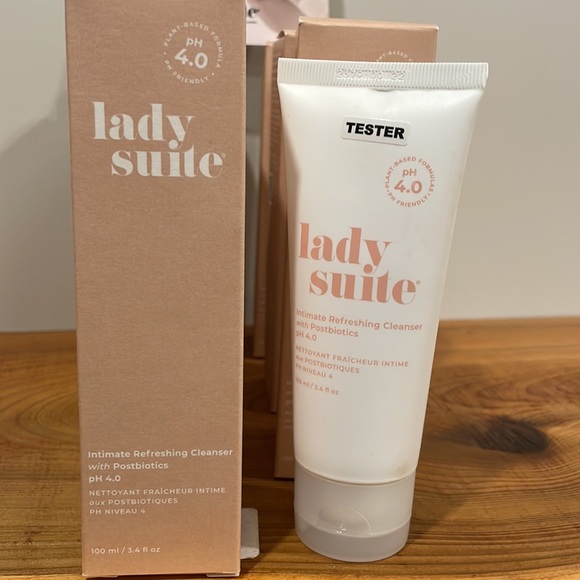 COPY - Lady suite intimate refreshing cleanser with postbiotics - Picture 2 of 8